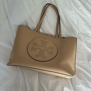 tory burch preforated logo leather tote in sand dune